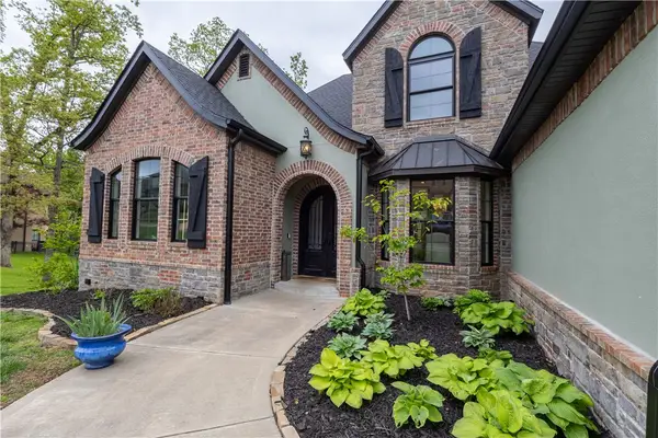 1602 NE Chapel Hill Drive, Bentonville, AR 72712