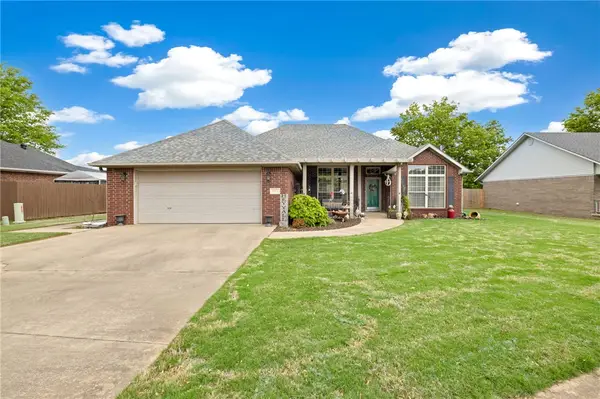 612 Westwood Avenue, Prairie Grove, AR 72753