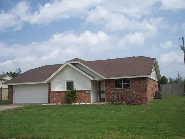 1538 S Heritage Circle, Rogers, AR 72758