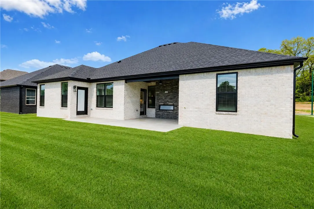 2107 N Chanae Street, Siloam Springs, AR 72761 - #1