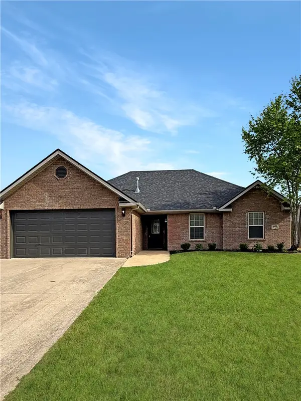 2416 Sara Alice Court, Fayetteville, AR 72701