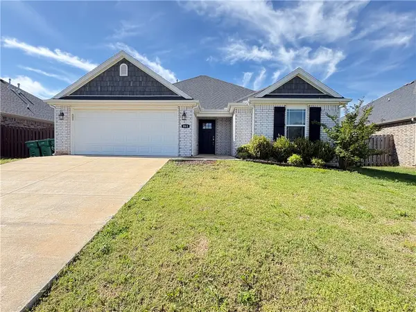 861 Lakeview Drive, Centerton, AR 72719