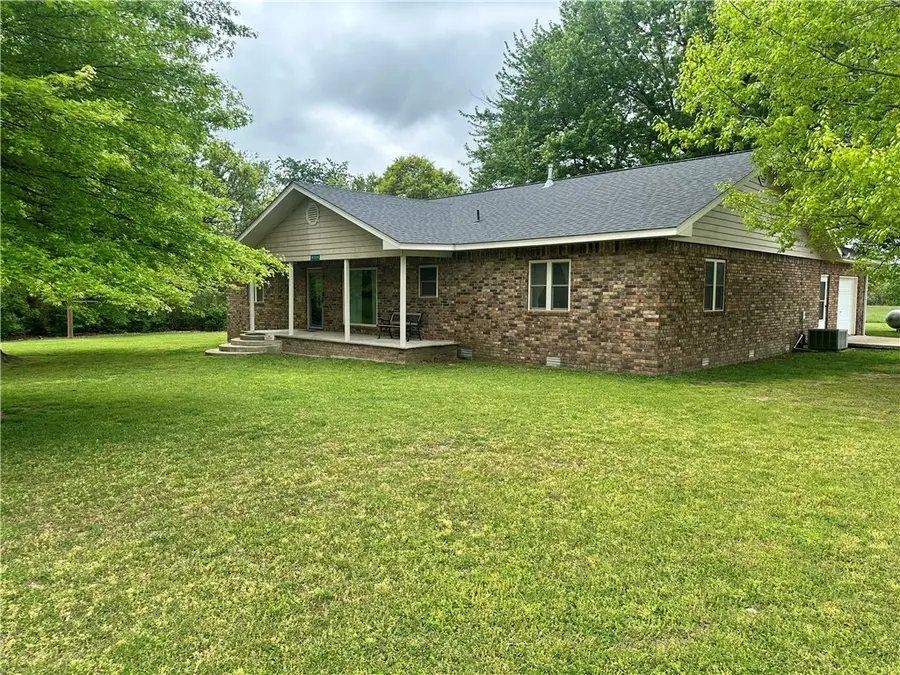 9325 S Pleasant Valley Road, Gentry, AR 72734 - #2