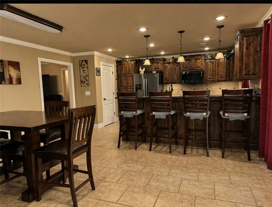 9325 S Pleasant Valley Road, Gentry, AR 72734 - #3