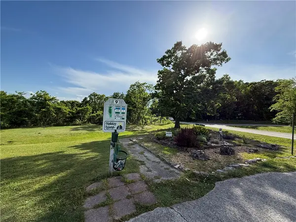 8 Soth Hills Loop, Holiday Island, AR 72631