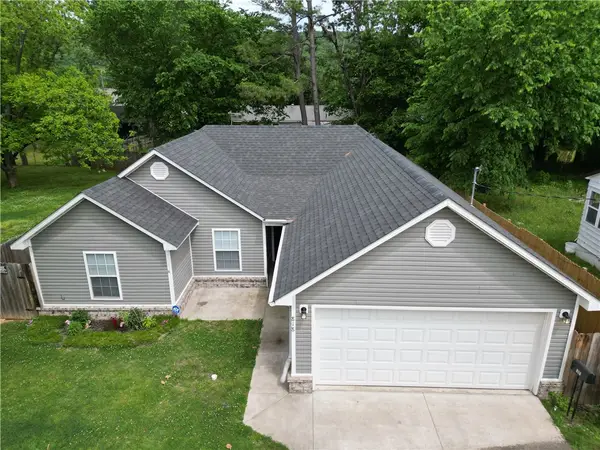 818 N 3rd Street, Ozark, AR 72949