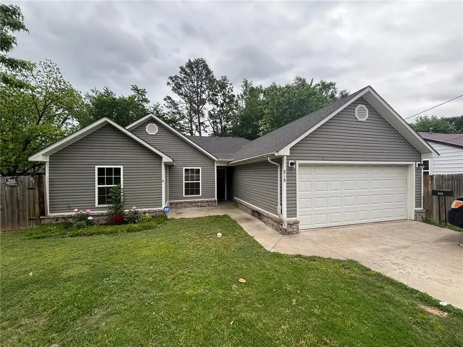818 N 3rd Street, Ozark, AR 72949 - #2