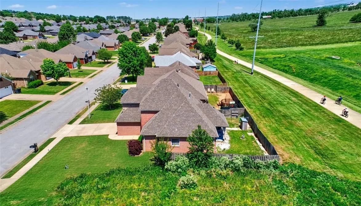 6305 S 36th Street, Rogers, AR 72758 - #1