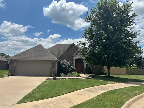 3909 SW Flatrock Avenue, Bentonville, AR 72713