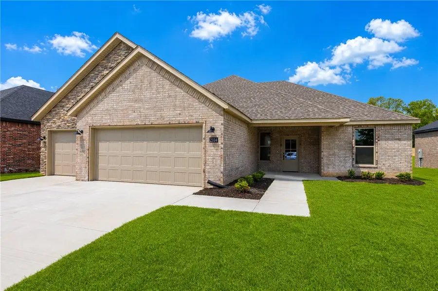 2104 N Dagan Street, Siloam Springs, AR 72761 - #2