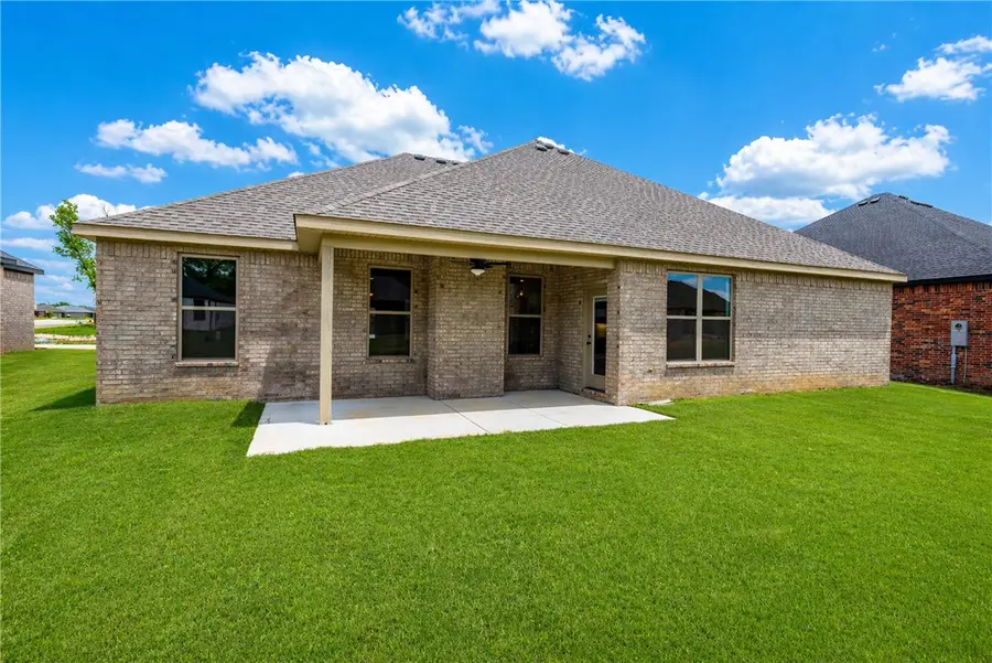 2104 N Dagan Street, Siloam Springs, AR 72761 - #3