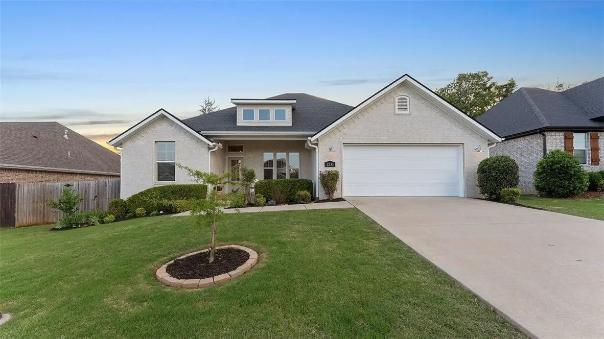 2733 N Grey Squirrel Drive, Fayetteville, AR 72704 - #1