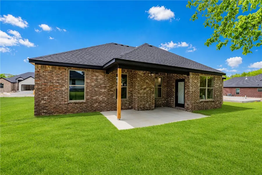 2101 N Dagan Street, Siloam Springs, AR 72761 - #3