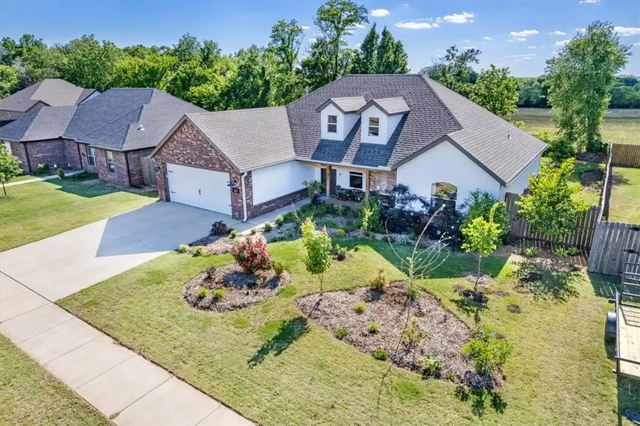 307 N Tacoma Street, Farmington, AR 72730 - #2