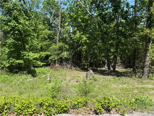 36 Venus Avenue, Holiday Island, AR 72631