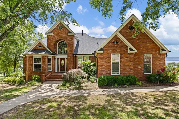8 E Ridgeline Drive, Russellville, AR 72802
