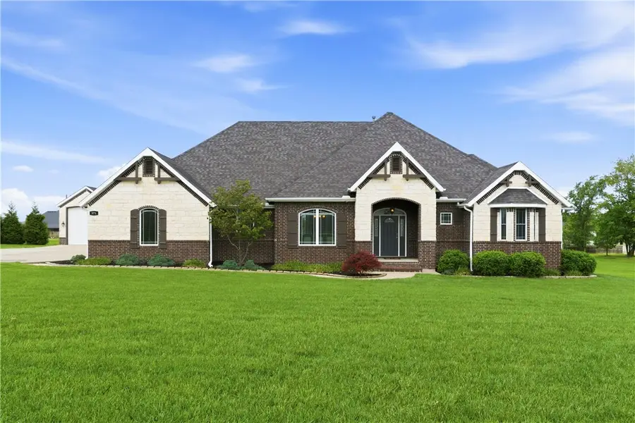571 S Rainbow Road, Cave Springs, AR 72718 - #2