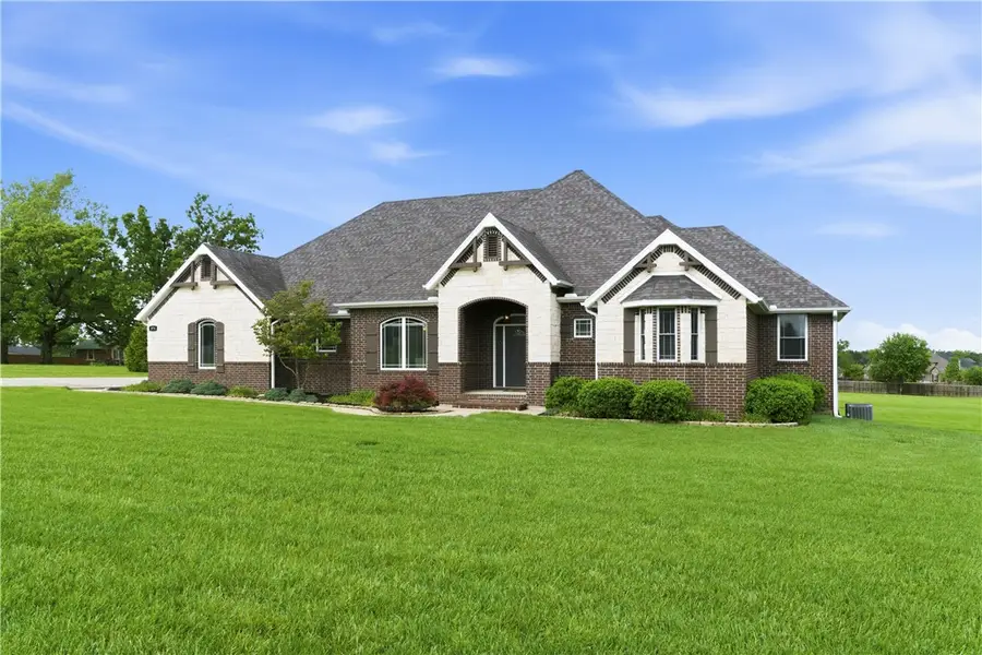 571 S Rainbow Road, Cave Springs, AR 72718 - #3