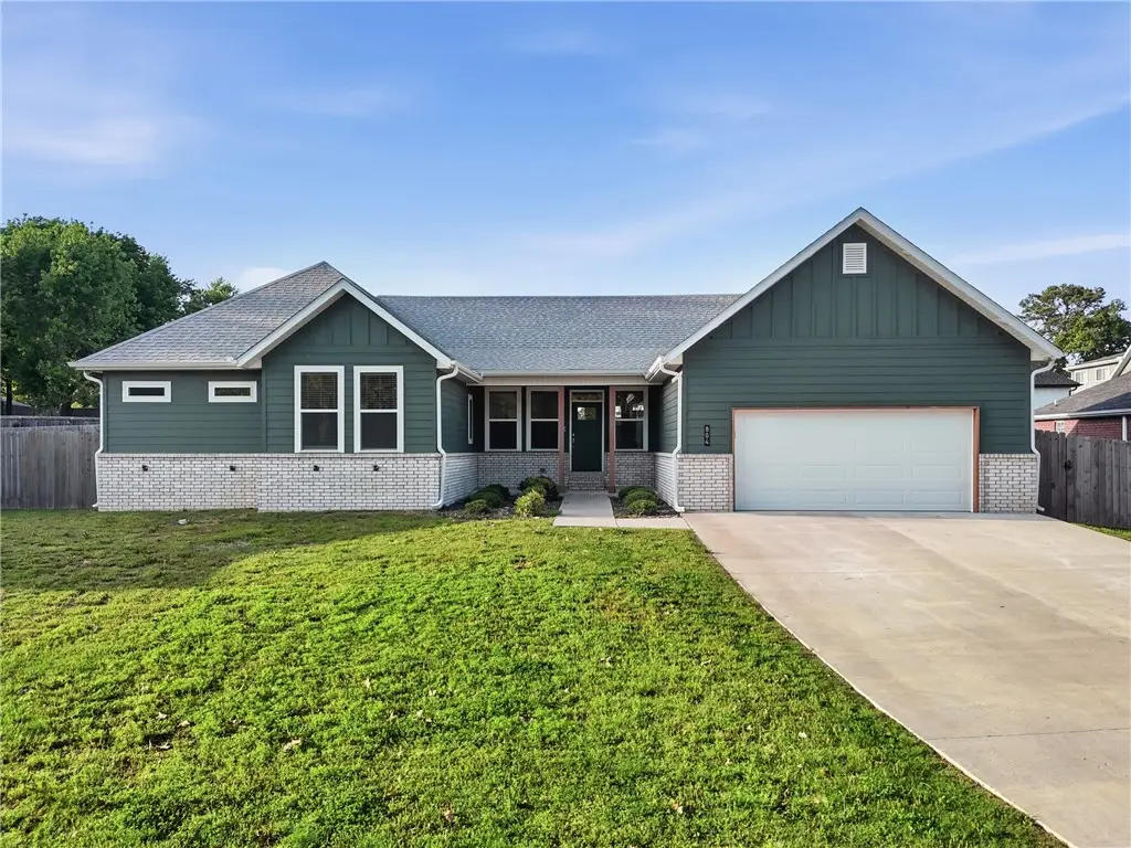 804 E Parks Street, Prairie Grove, AR 72753 - #1
