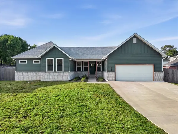 804 E Parks Street, Prairie Grove, AR 72753