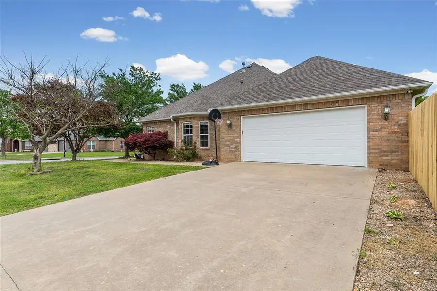 306 Camelot Drive, Rogers, AR 72756 - #3