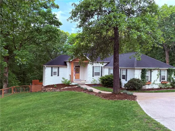 13246 Loganberry Lane, Bentonville, AR 72712