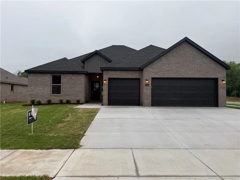 2106 N Dagan Street, Siloam Springs, AR 72761 - #1