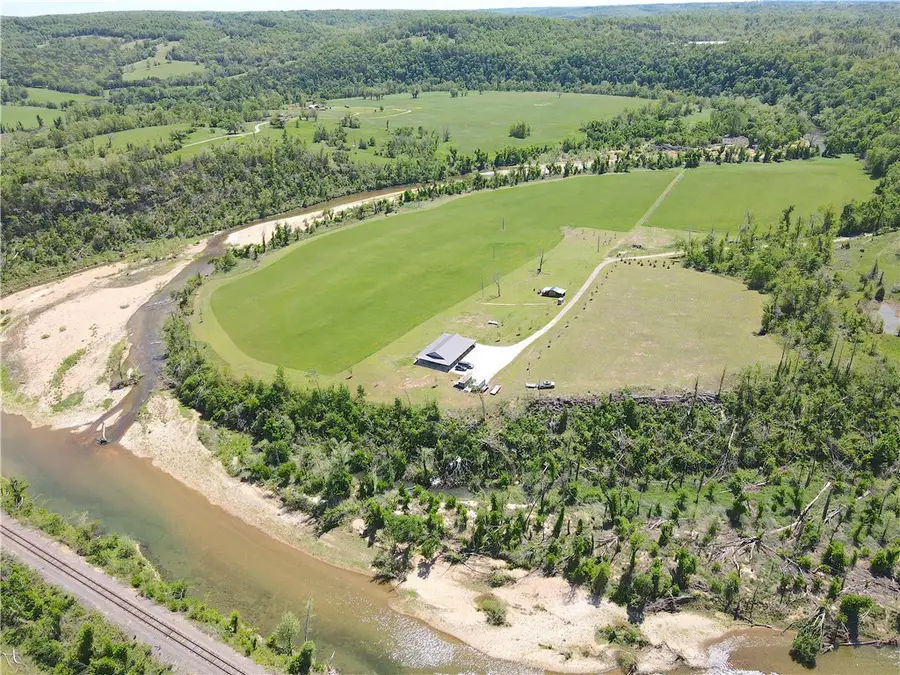 1360 Marion County 4043, Yellville, AR 72687 - #2