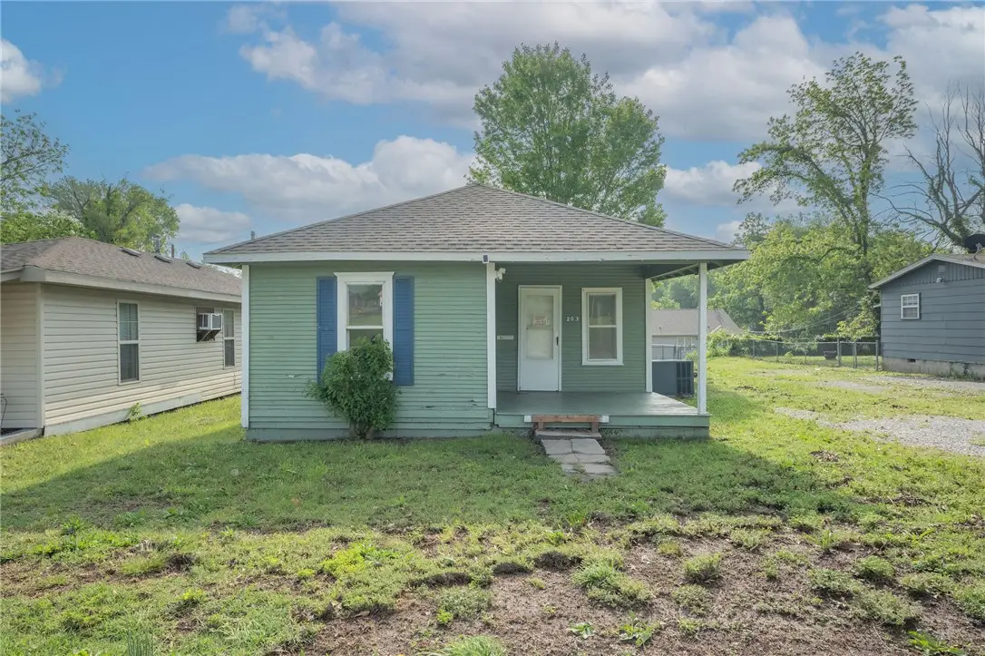 203 S Schifferdecker Avenue, Joplin, MO 64801 - #1