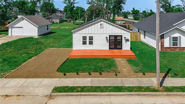 218 N 5th Street, Rogers, AR 72756