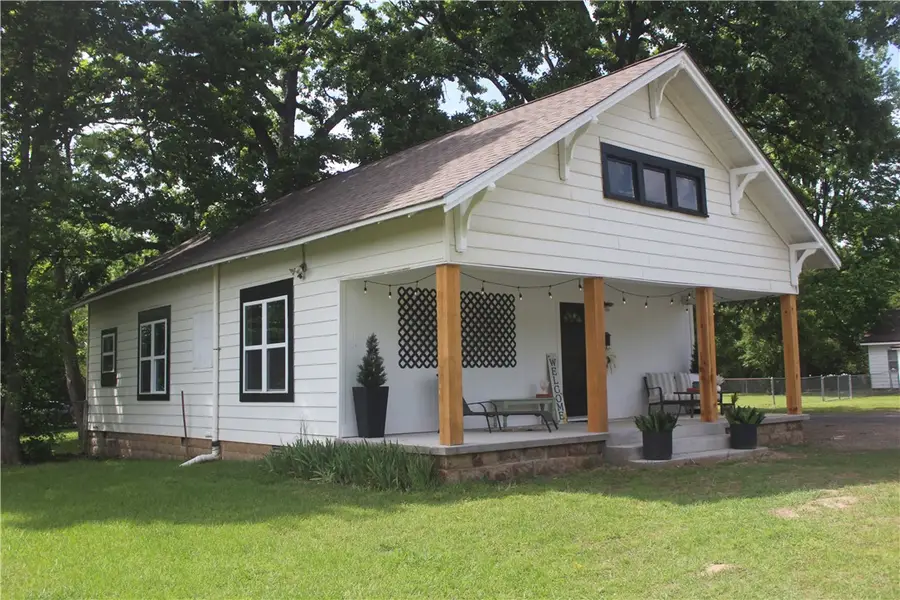 1113 N College Street, Clarksville, AR 72830 - #2