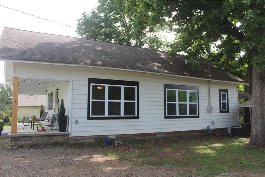 1113 N College Street, Clarksville, AR 72830 - #3