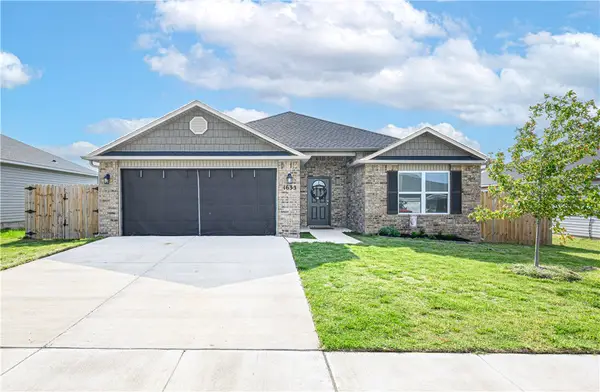 1633 Ace Avenue, Gentry, AR 72734