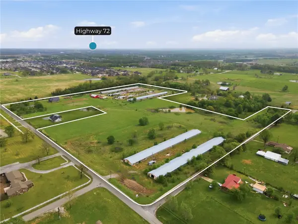 8778 Tycoon Road, Bentonville, AR 72713