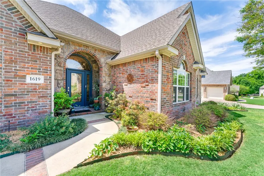 1619 E Winfield Drive, Fayetteville, AR 72703 - #2
