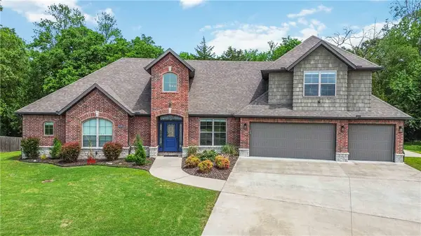 4376 E Troon Drive, Fayetteville, AR 72701