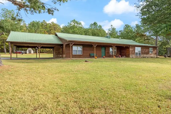 1560 Dorothy Drive, Cedarville, AR 72932
