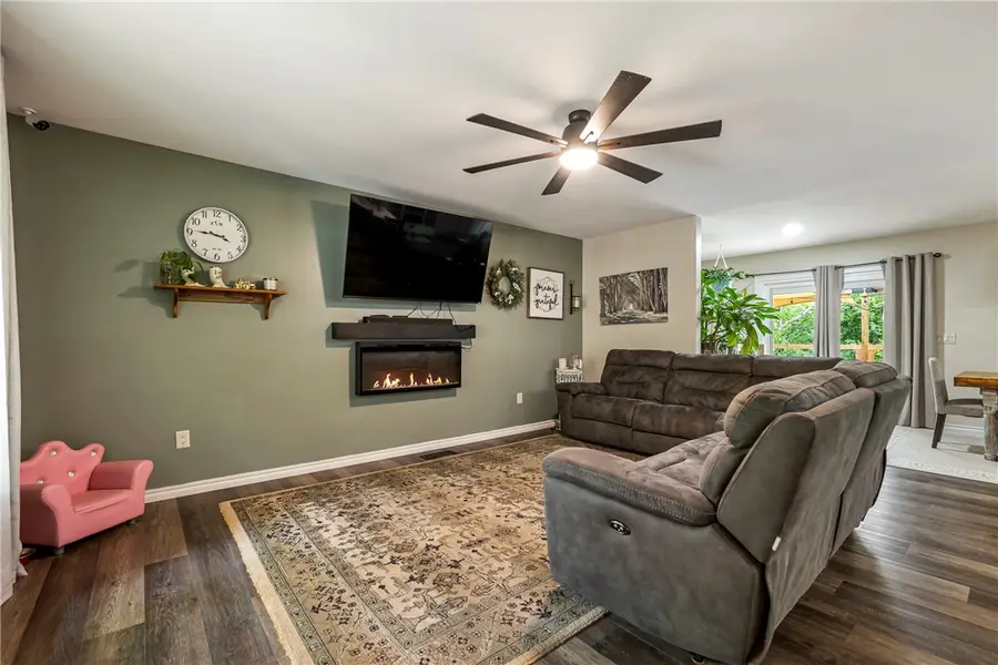 8 Harling Lane, Bella Vista, AR 72715 - #3