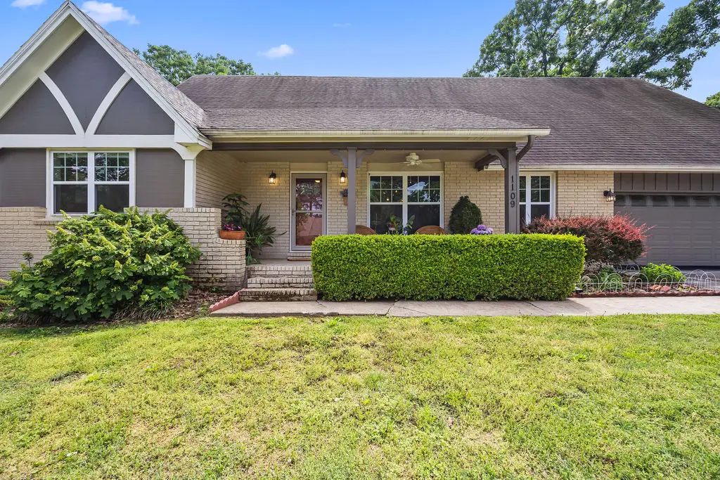 1109 E Glenn Lane, Fayetteville, AR 72703 - #1