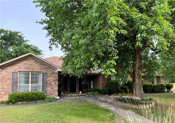 909 S Tulsa Avenue, Russellville, AR 72801
