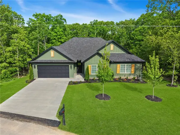 4 Naver Lane, Bella Vista, AR 72715