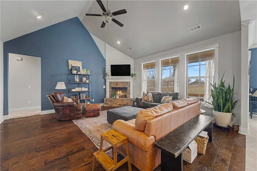 908 Fallon Street, Siloam Springs, AR 72761 - #3