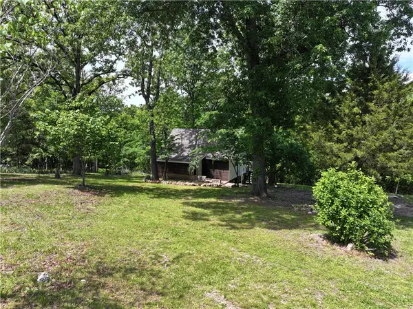 589 Hickory Lane, Pineville, MO 64856