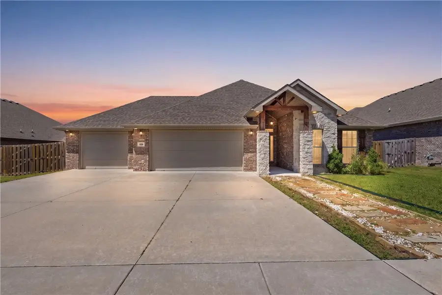 520 Arkansas Black, Centerton, AR 72712 - #2