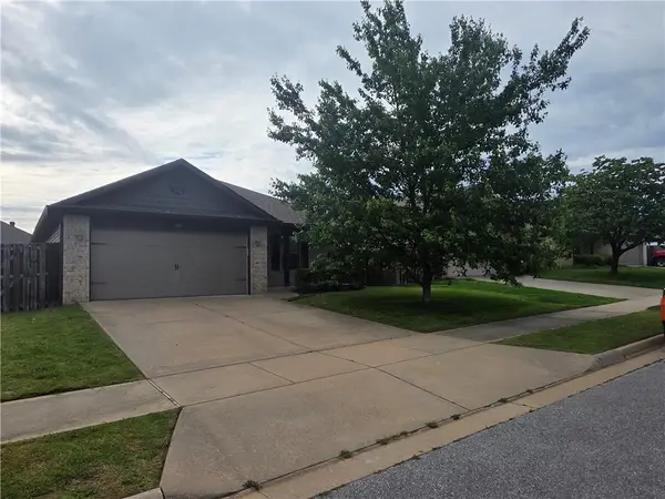 2410 S 11th Place, Rogers, AR 72758