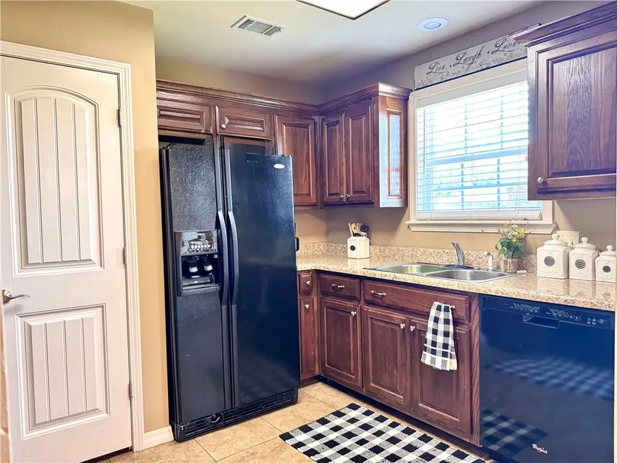 823 S Pittsburg Avenue, Russellville, AR 72802 - #3