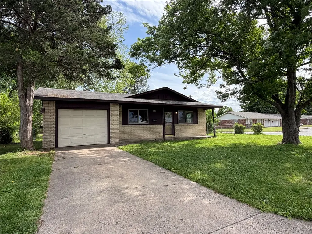 1915 Theodore Drive, Springdale, AR 72762 - #1