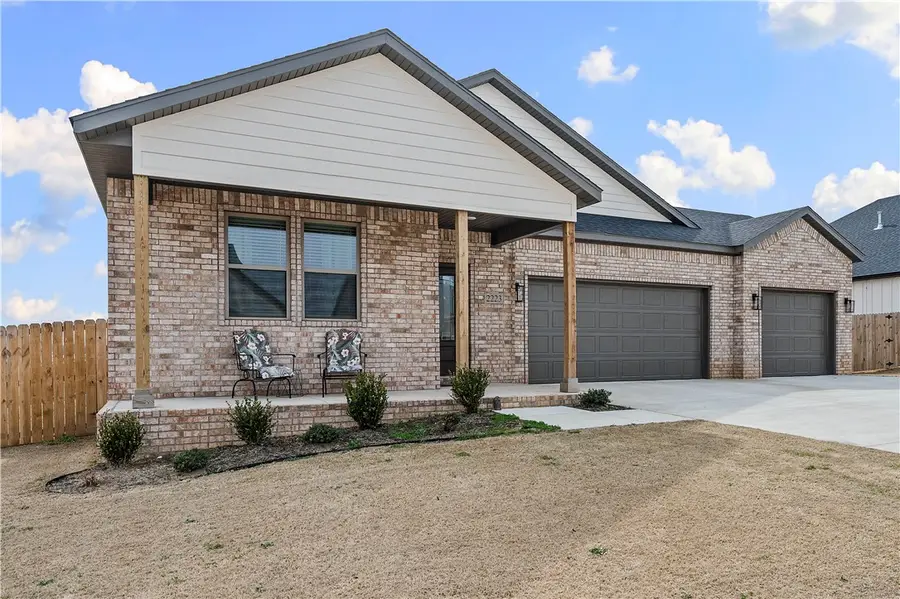 2223 Riggins Avenue, Pea Ridge, AR 72751 - #3