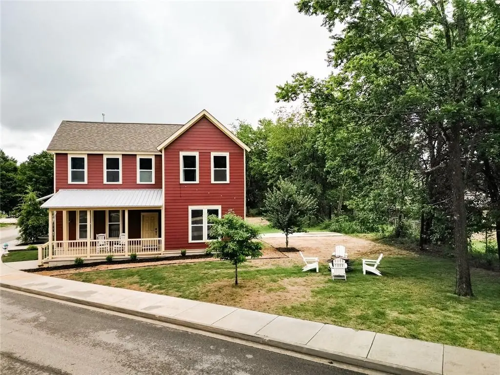 315 E 11th Street, Fayetteville, AR 72701 - #1