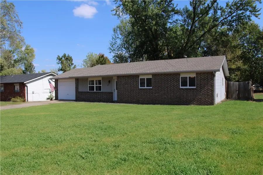 817 N 30th Street, Rogers, AR 72756 - #3